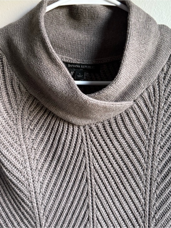 Banana Republic Sweaters - Banana Republic Poncho Sweater with Fringe Size Large Soft Brown Mock Neck